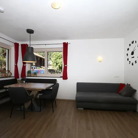In Near Horbergbahn, Cleaning Included Apartamento *